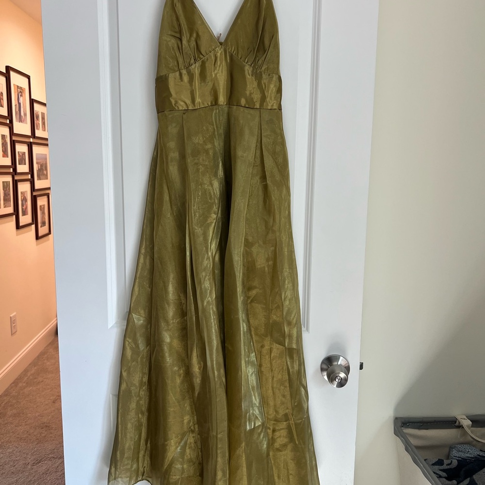 Elegant Gold Evening Gown